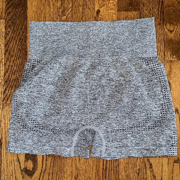 YOGA Exercise/Workout High Waisted Womens Shorts Size M - Picture 2 of 5